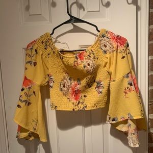 OFF THE SHOULDER CROP TOP